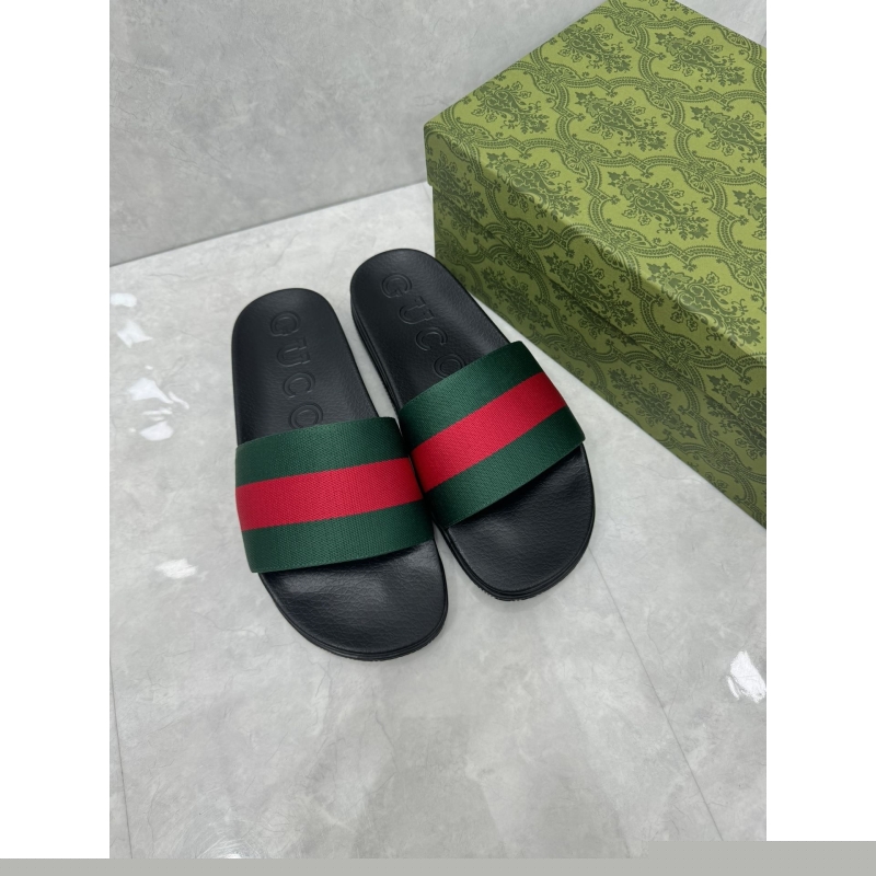 G*u*i slippers
